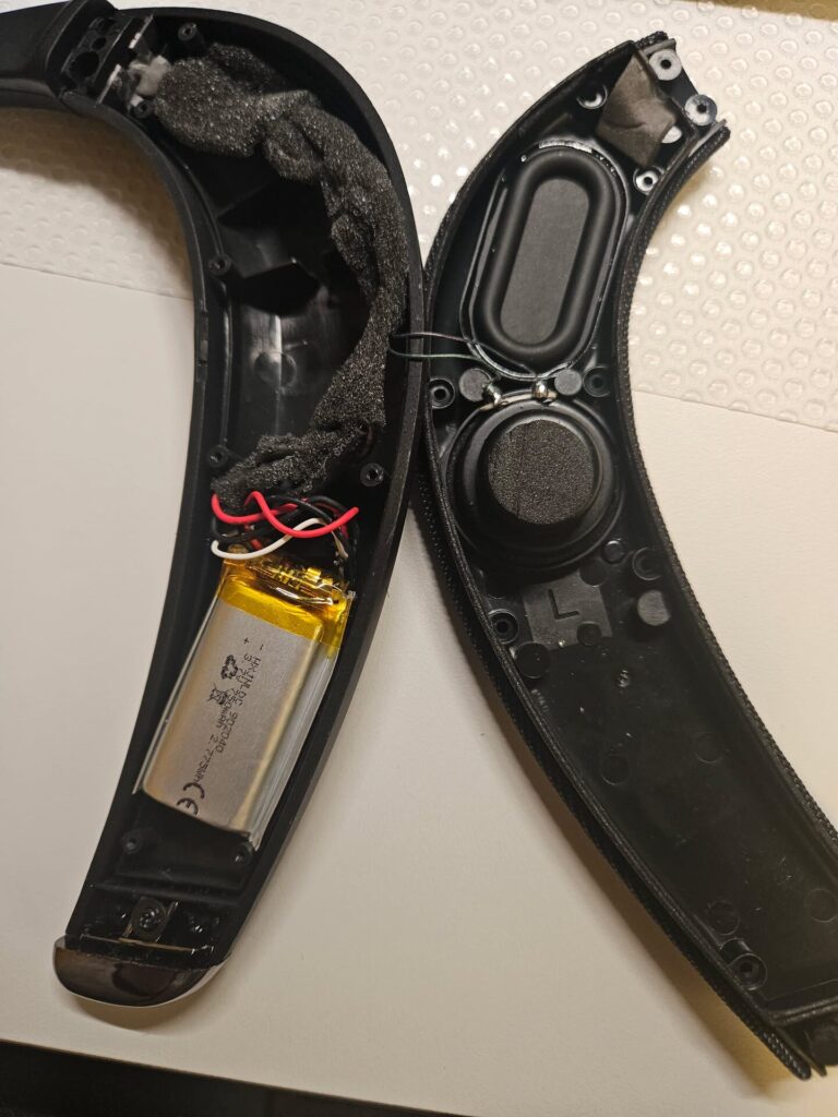 交換用バッテリー 902040 をはんだ付けして取り付けたところ